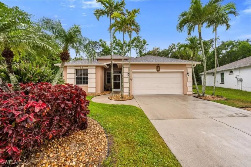 Picture of 246 Stanhope Cir, Naples FL 34104