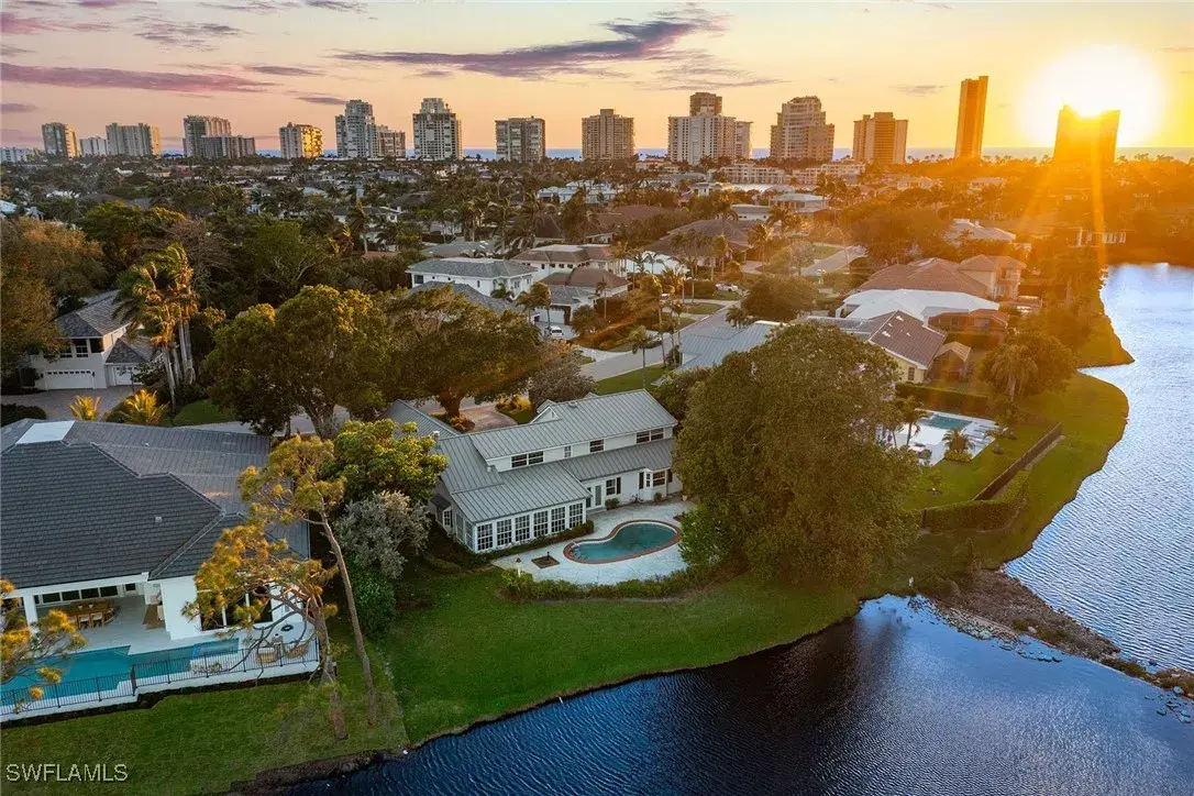 Picture of 517 Devils Ln, Naples, FL 34103