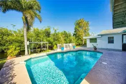 Picture of 134 Crescent Dr, Fort Myers, FL 33919