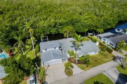 Picture of 134 Crescent Dr, Fort Myers, FL 33919
