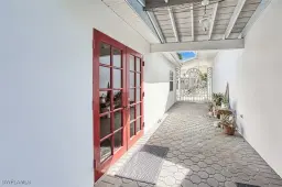 Picture of 134 Crescent Dr, Fort Myers, FL 33919
