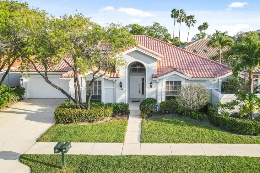 Picture of 213 Eagleton Lake Boulevard, Palm Beach Gardens FL 33418