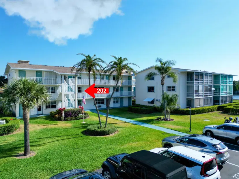 Picture of 170 Horizons E 202, Boynton Beach FL 33435