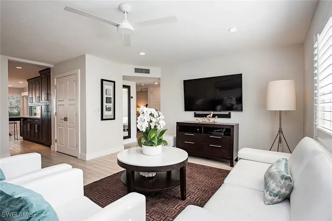 Picture of 705 Neapolitan Way 705, Naples, FL 34103