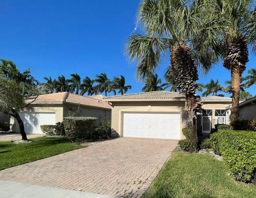 Picture of 9675 Crescent View Drive N, Boynton Beach, FL 33437