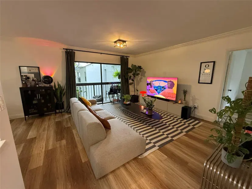 Picture of 13240 SW 88Th Ln 208E, Miami FL 33186