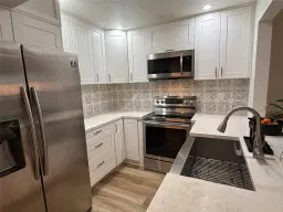 Picture of 13240 SW 88Th Ln 208E, Miami, FL 33186