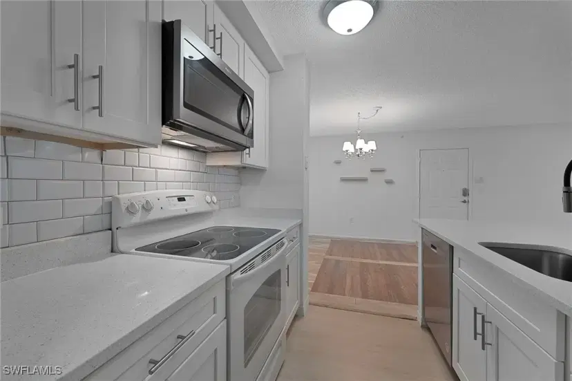 Picture of 8960 Colonnades Ct E 915, Bonita Springs FL 34135