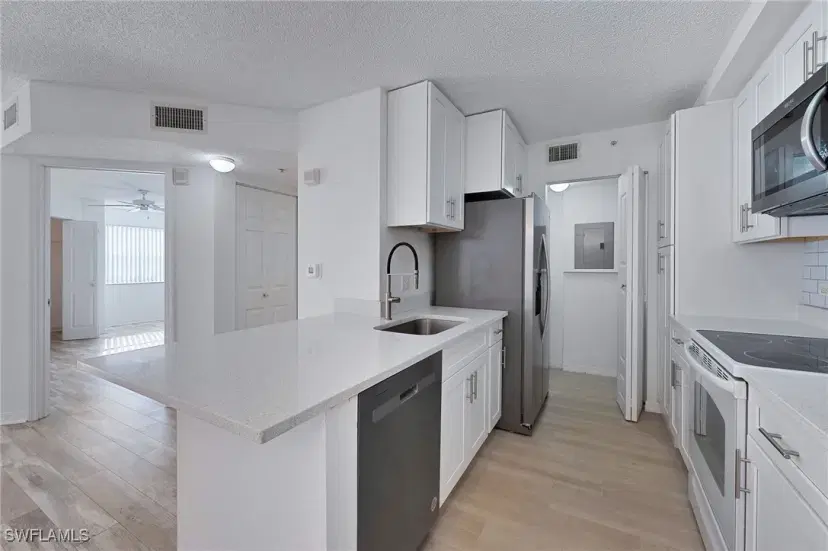 Picture of 8960 Colonnades Ct E 915, Bonita Springs FL 34135