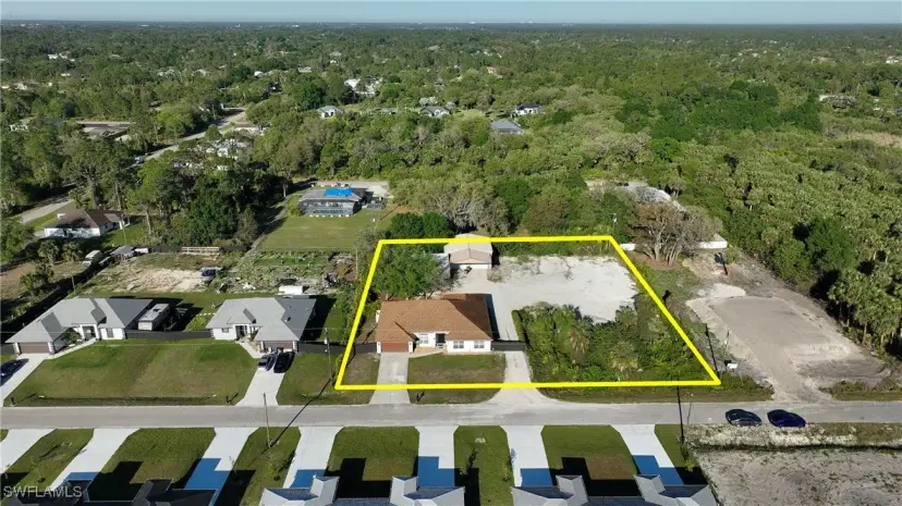 Picture of 707 Broadway Ave, Lehigh Acres FL 33972