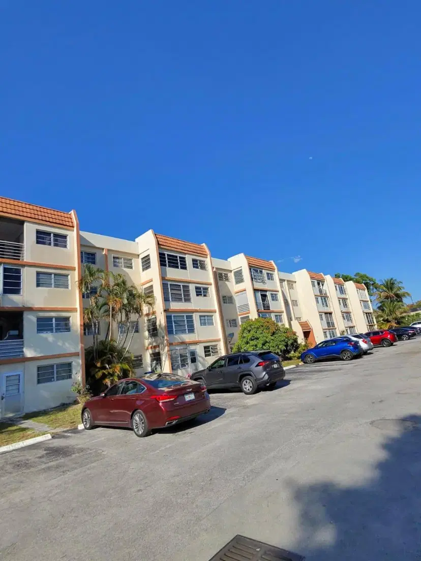 Picture of 2201 NW 41St Ave 405, Lauderhill FL 33313