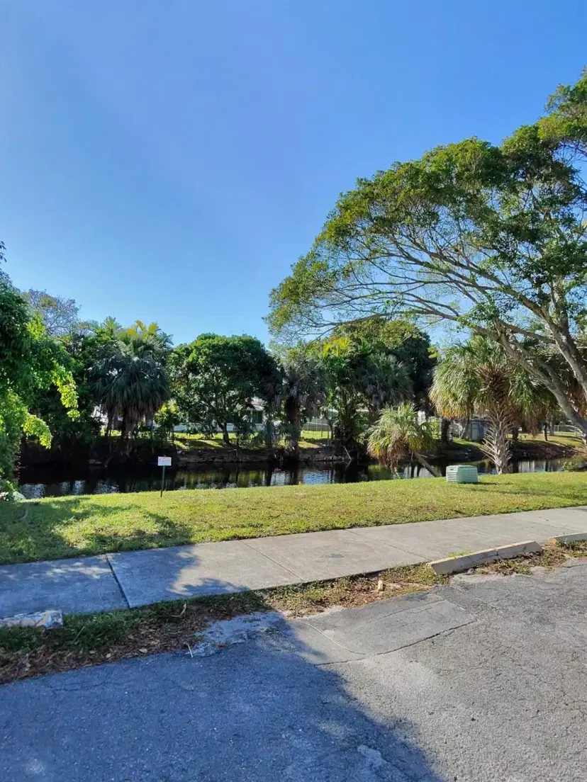 Picture of 2201 NW 41St Ave 405, Lauderhill FL 33313