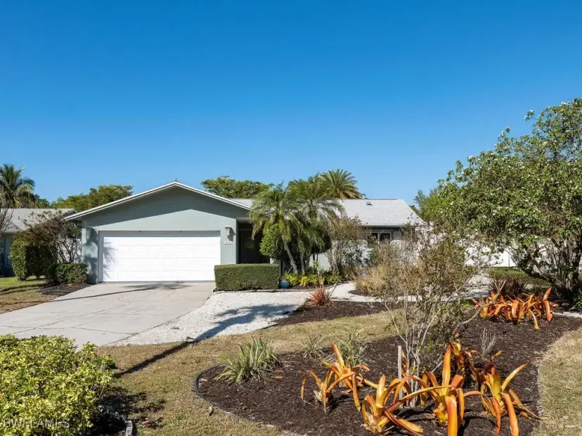 Picture of 1036 Lake Shore Ct, Naples FL 34103