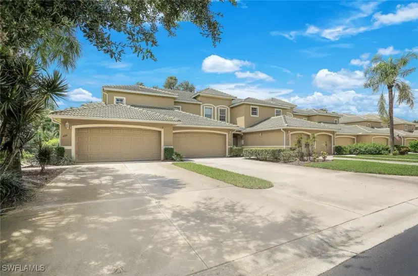 Picture of 3485 Laurel Greens Ln S 103, Naples FL 34119