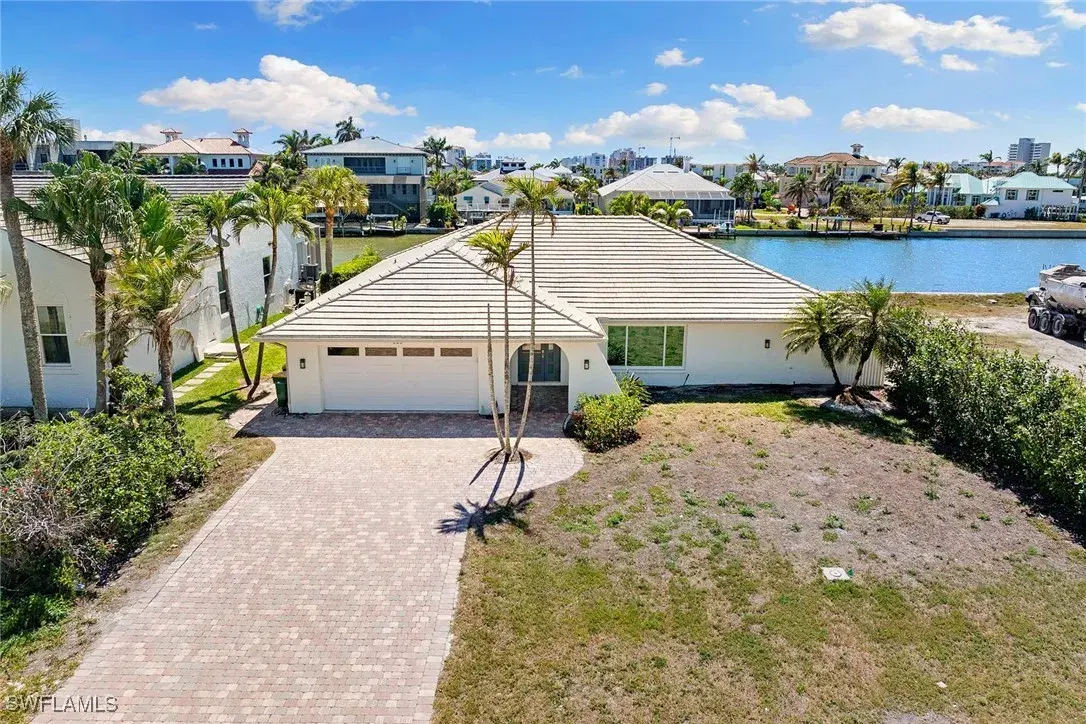 Picture of 380 Conners Ave, Naples, FL 34108