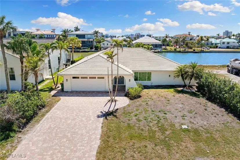 Picture of 380 Conners Ave, Naples FL 34108