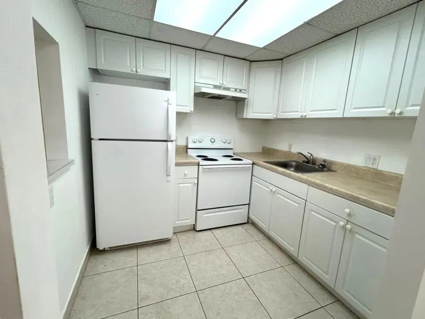 Picture of 400 Village Green Circle W 118, Palm Springs FL 33461