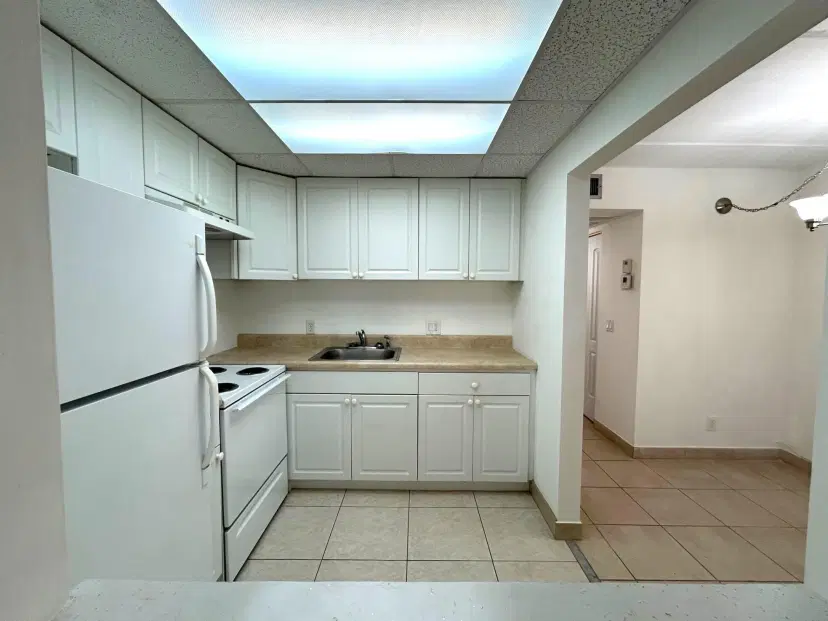 Picture of 400 Village Green Circle W 118, Palm Springs FL 33461
