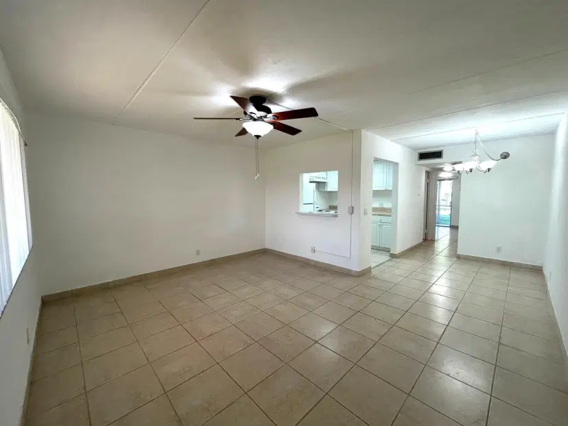Picture of 400 Village Green Circle W 118, Palm Springs FL 33461