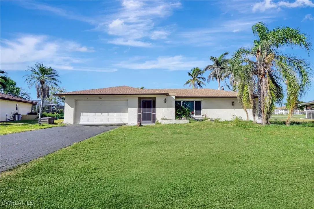 Picture of 223 Pine Valley Cir, Naples, FL 34113