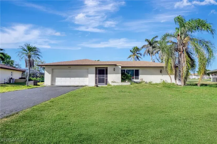 Picture of 223 Pine Valley Cir, Naples FL 34113