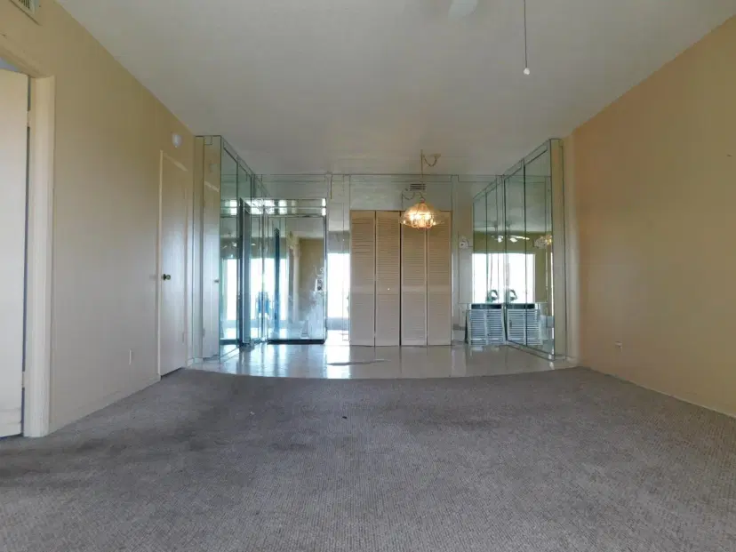 Picture of 4400 Hillcrest Dr 1009A, Hollywood FL 33021