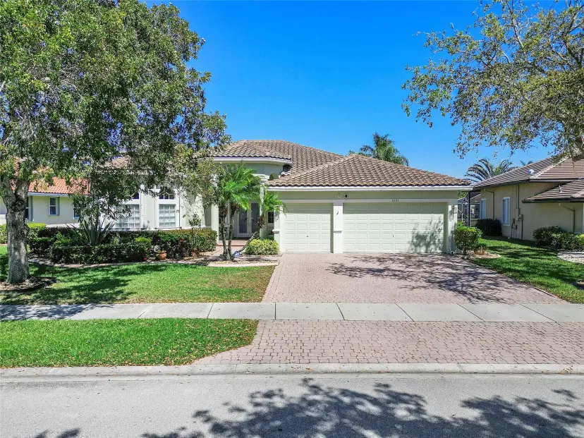 Picture of 5121 Kensington Cir, Coral Springs FL 33076