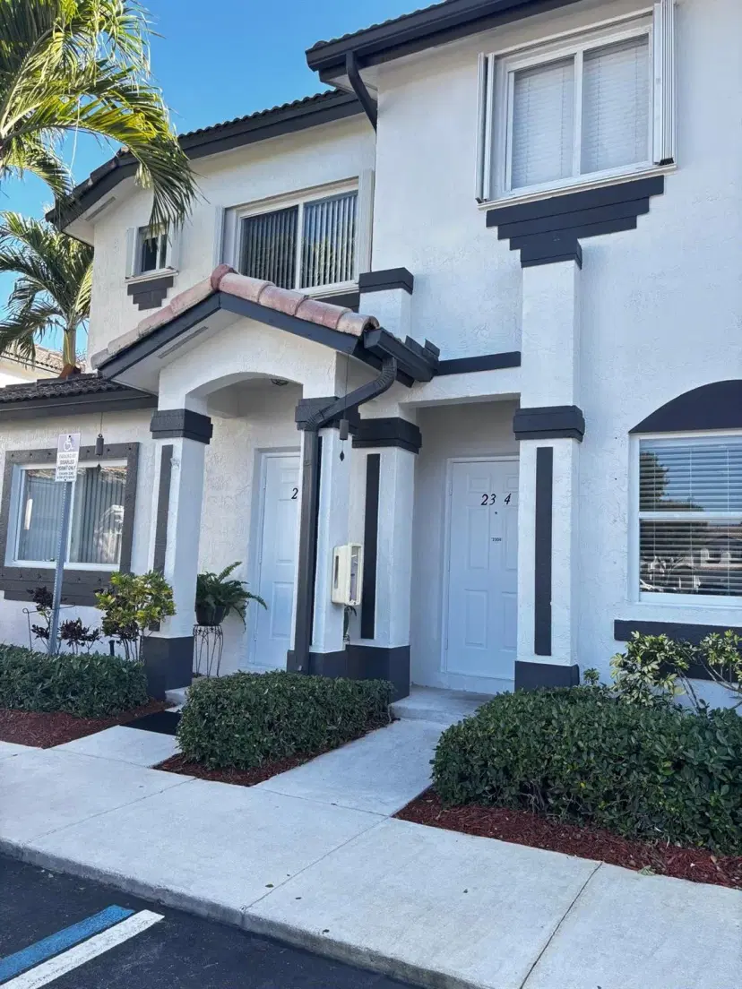 Picture of 2304 SE 23Rd Avenue 2304, Homestead FL 33035