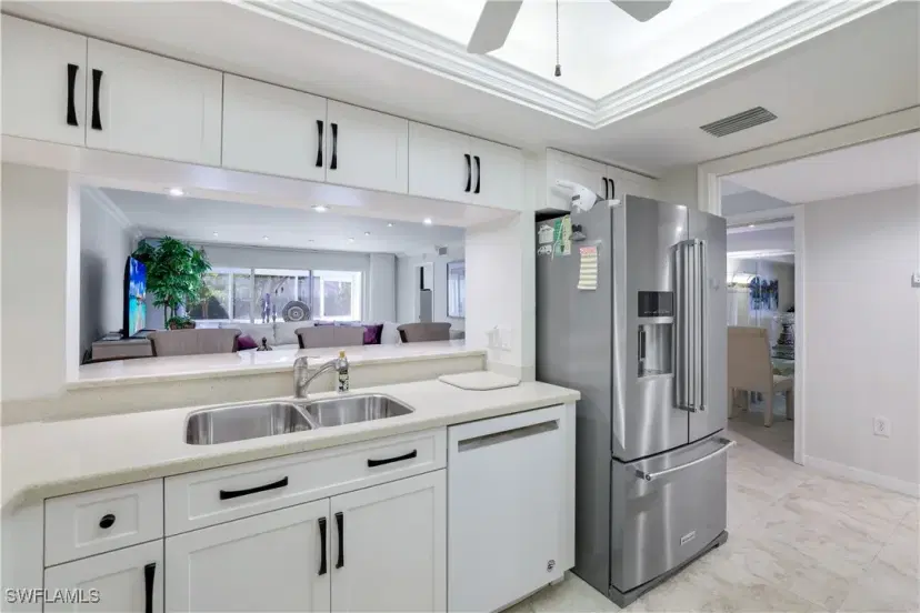 Picture of 5637 Turtle Bay Dr 21, Naples FL 34108