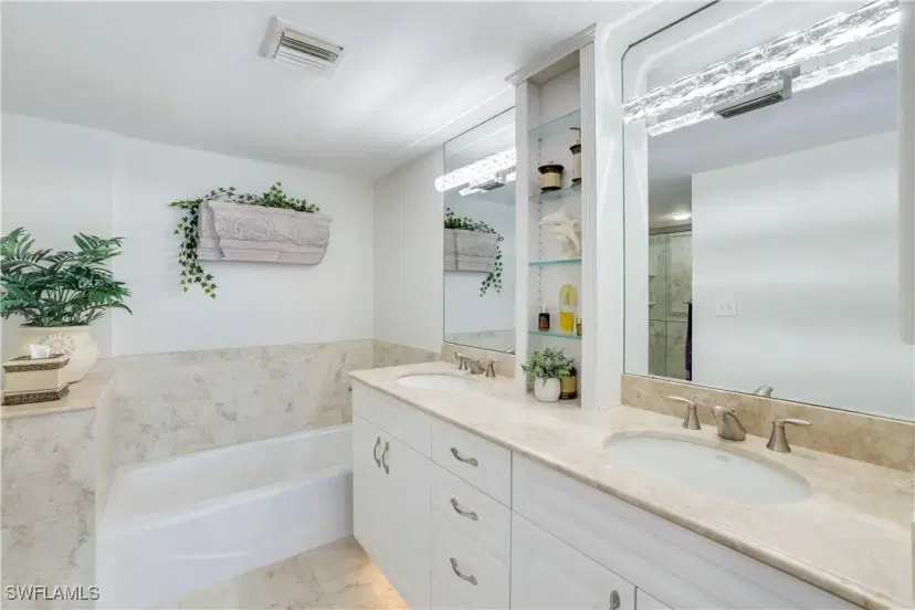 Picture of 5637 Turtle Bay Dr 21, Naples FL 34108