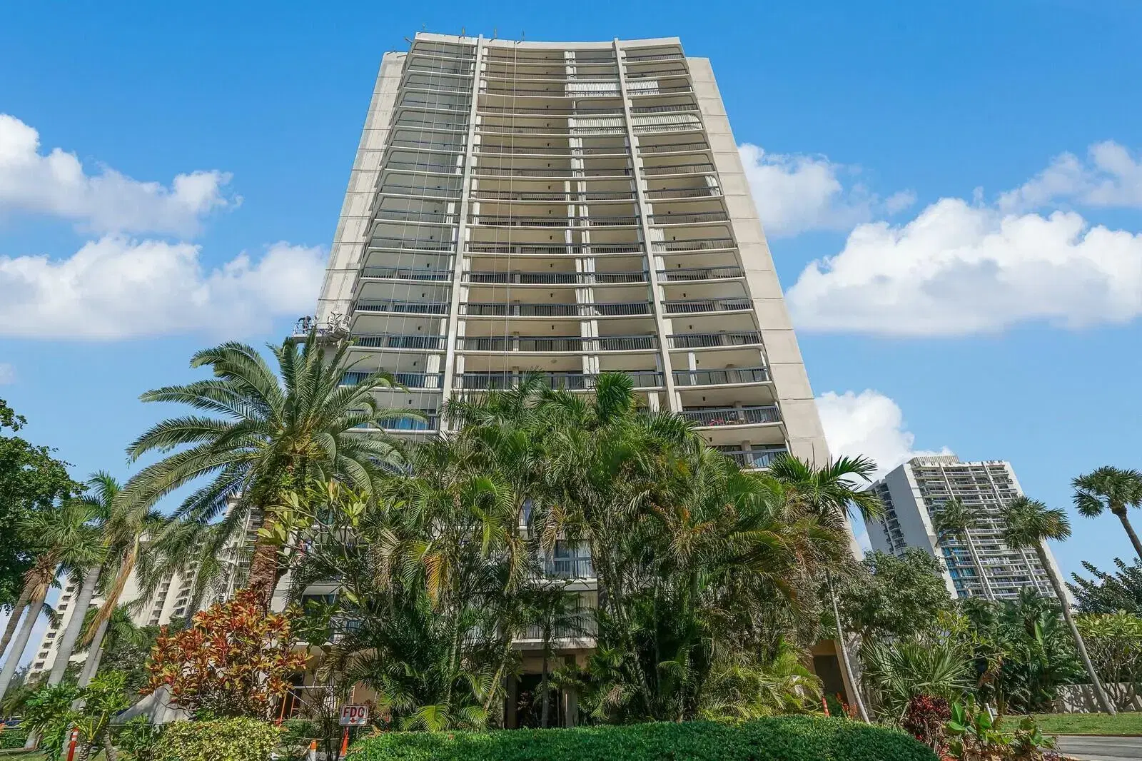 Picture of 2425 Presidential Way 601, West Palm Beach, FL 33401