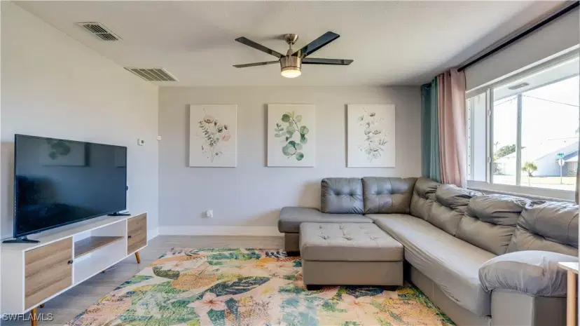 Picture of 3801 SE 10Th Ave, Cape Coral FL 33904
