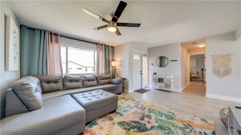 Picture of 3801 SE 10Th Ave, Cape Coral FL 33904