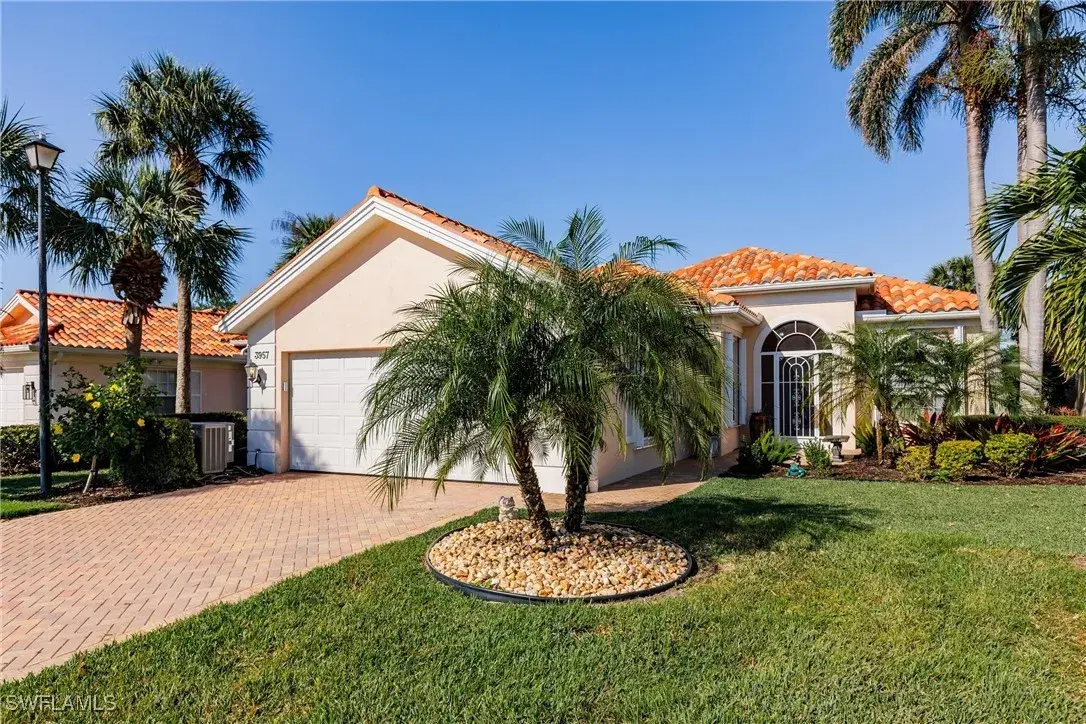 Picture of 3957 Isla Ciudad Ct, Naples, FL 34109
