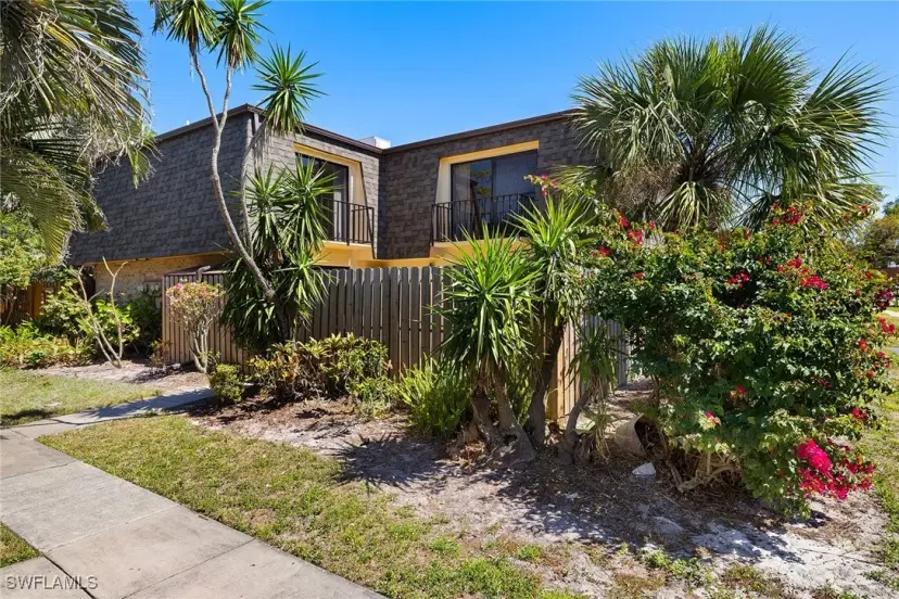 Picture of 5544 Malt Dr 2, Fort Myers FL 33907