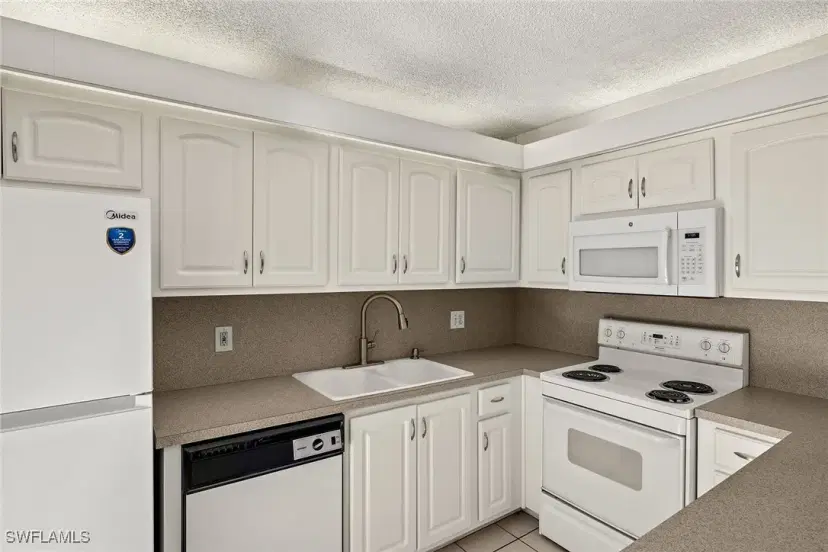 Picture of 5544 Malt Dr 2, Fort Myers FL 33907