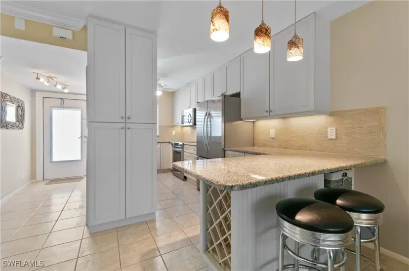 Picture of 490 Broad Ave S, Naples FL 34102