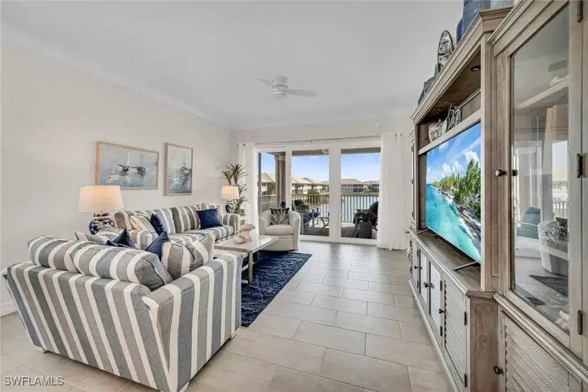 Picture of 163 Indies Dr E 101, Naples FL 34114
