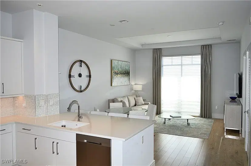 Picture of 101 8Th St S 303, Naples FL 34102