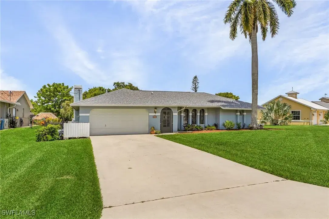 Picture of 2130 Waylife Ct, Alva, FL 33920