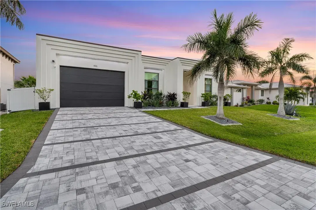 Picture of 836 Miramar Ct, Cape Coral, FL 33904