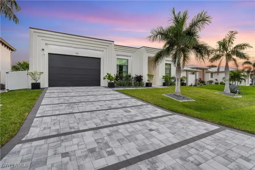 Picture of 836 Miramar Ct, Cape Coral FL 33904