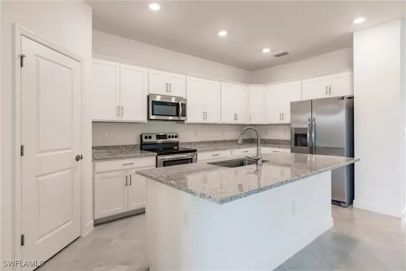 Picture of 13956 Hunter Oak Dr, Fort Myers FL 33913