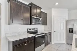 Picture of 357 SE Oakridge Dr, Port St Lucie, FL 34984