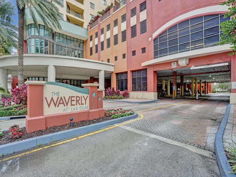 Picture of 100 N Federal Highway 528, Fort Lauderdale FL 33301