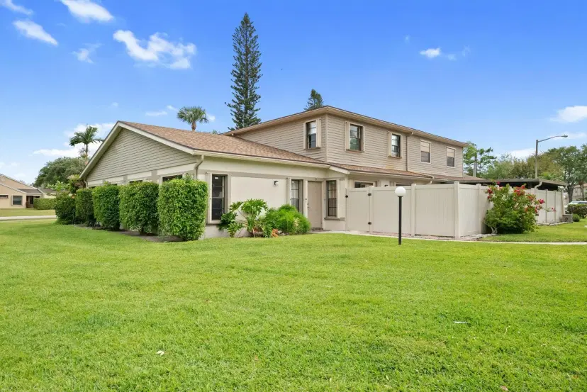 Picture of 4451 Willow Pond Road B, West Palm Beach FL 33417