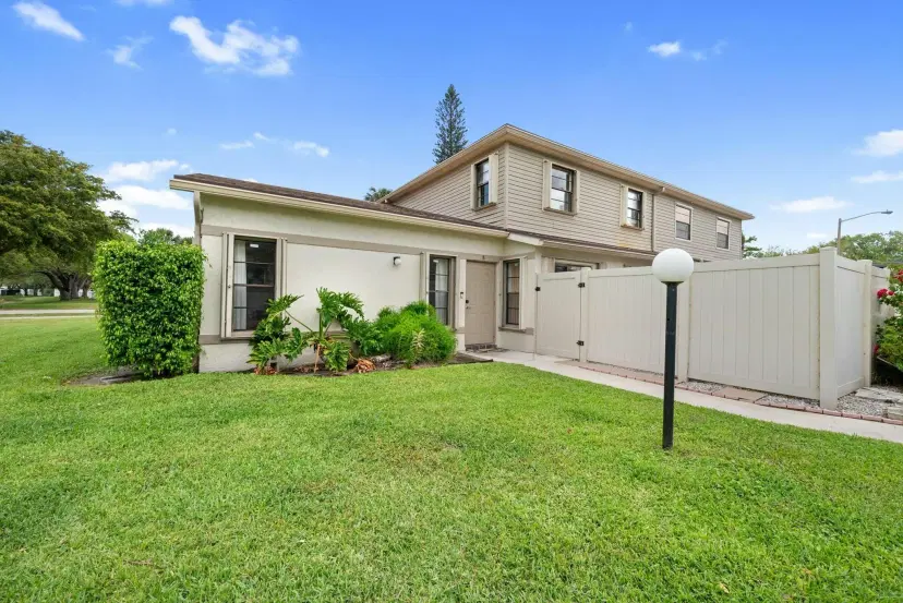 Picture of 4451 Willow Pond Road B, West Palm Beach FL 33417