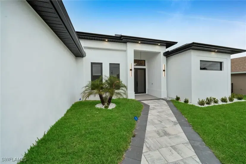 Picture of 203 SE 11Th Ter, Cape Coral FL 33990
