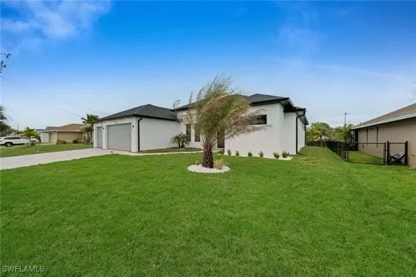 Picture of 203 SE 11Th Ter, Cape Coral FL 33990