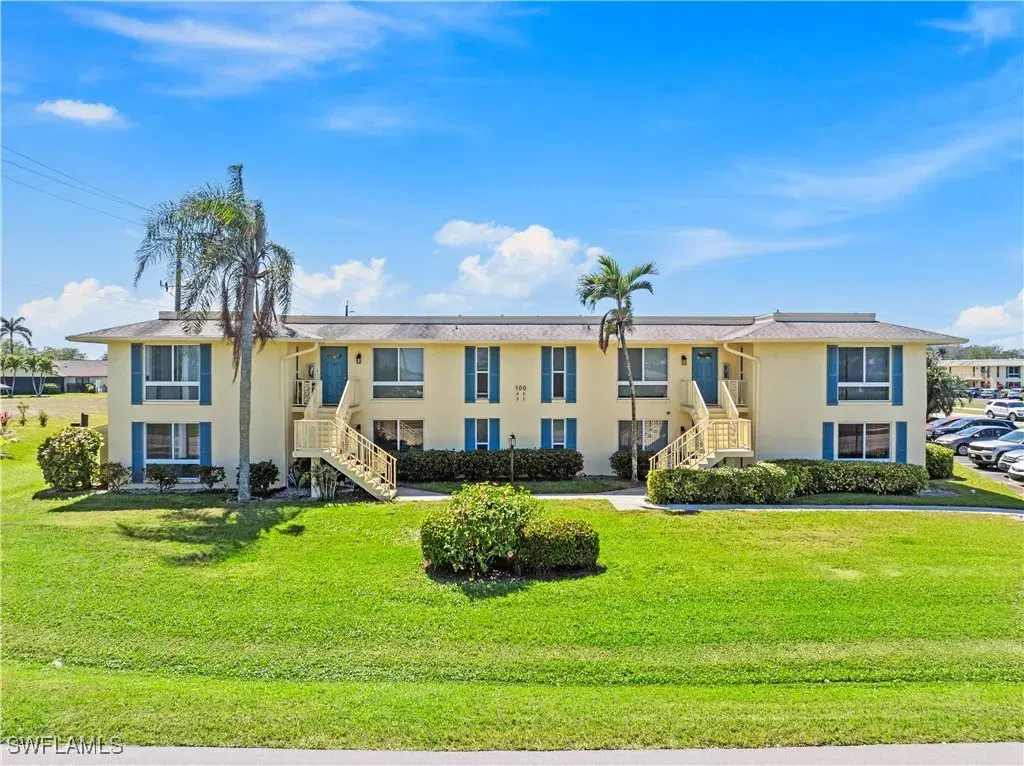 Picture of 100 Glades Blvd 3, Naples, FL 34112